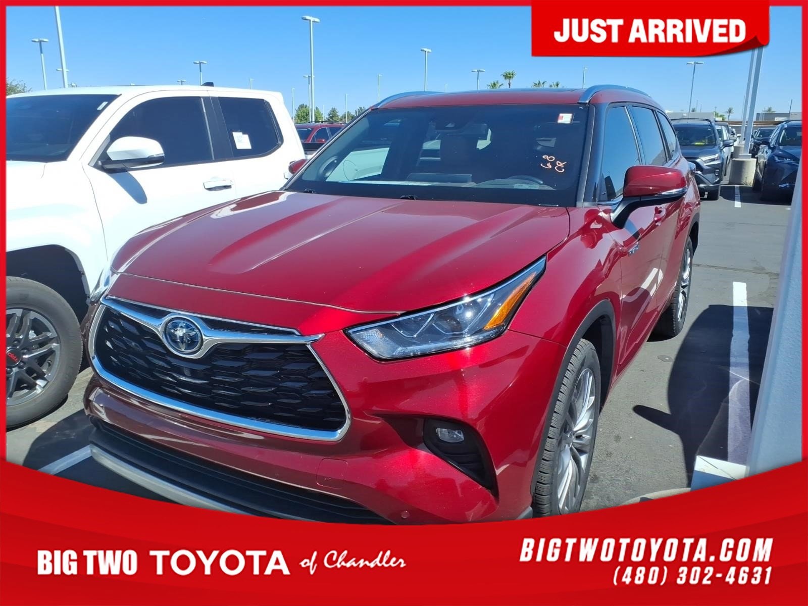 2021 Toyota Highlander Platinum Hybrid 4x2's photo