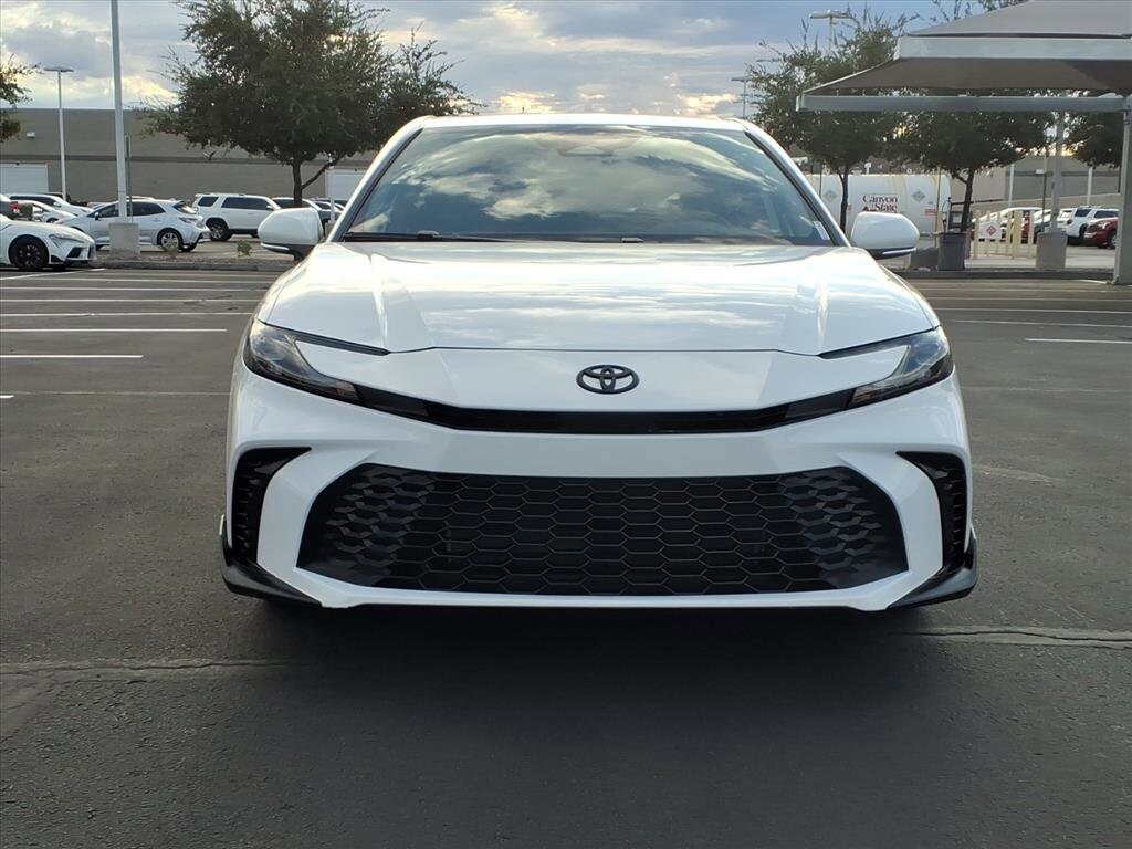 2025 Toyota Camry SE photo 2