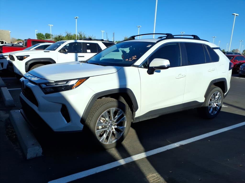 2023 Toyota RAV4 XLE Premium photo 2