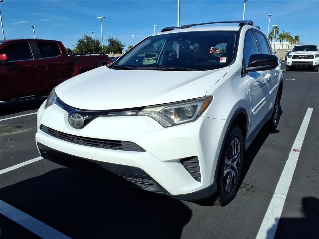 2017 Toyota RAV4 LE's photo
