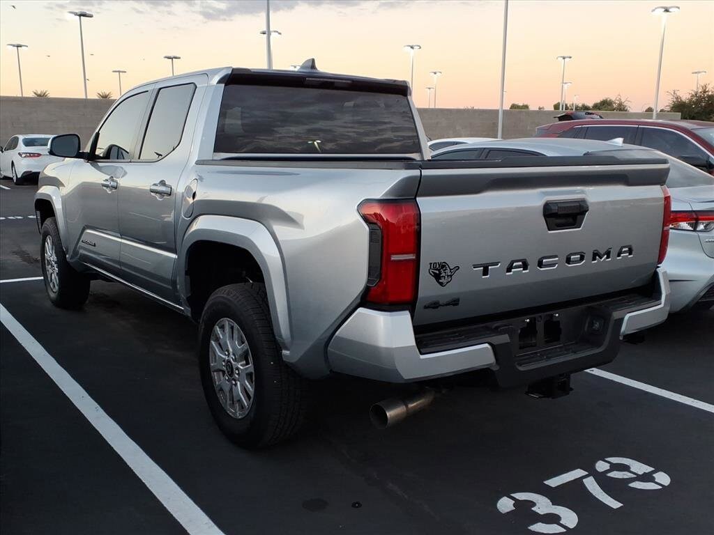 2025 Toyota Tacoma SR5 Double Cab 4x4 photo 4