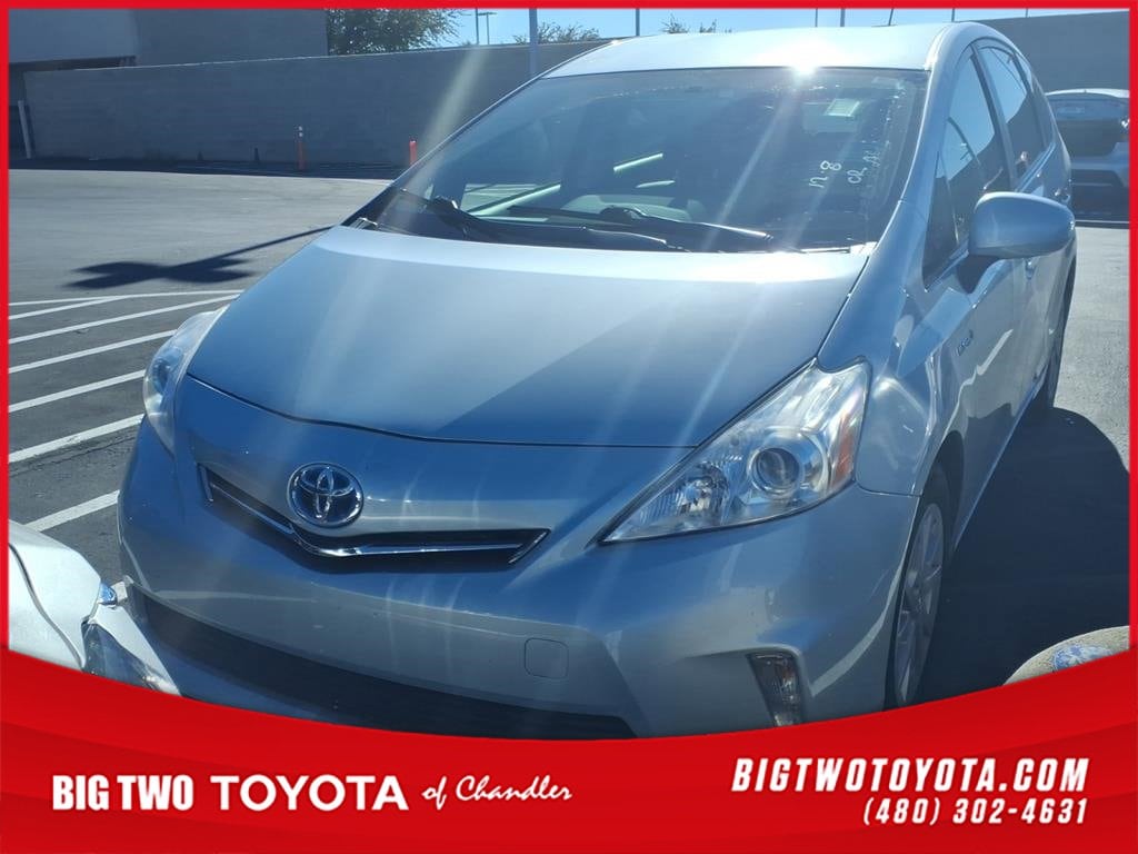 2012 Toyota Prius v Five's photo