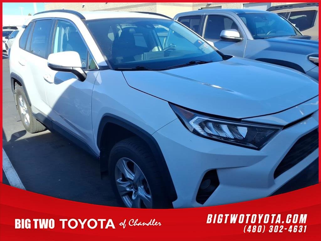 2021 Toyota RAV4 XLE's photo