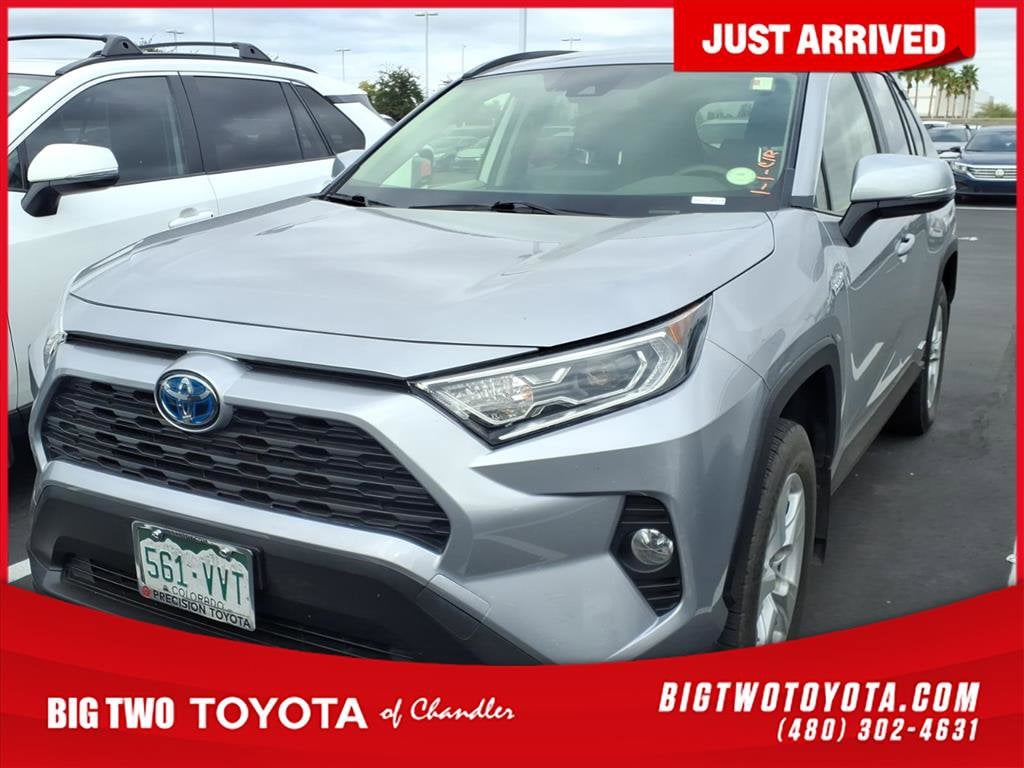 2021 Toyota RAV4 XLE's photo