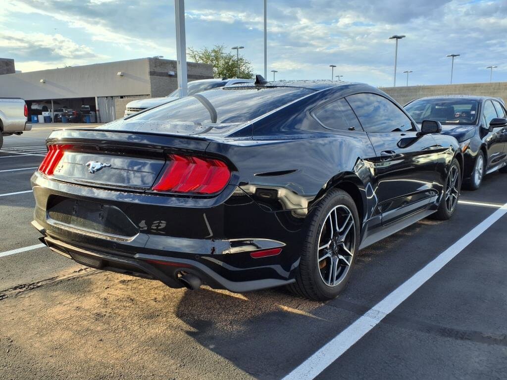 2022 Ford Mustang EcoBoost Premium photo 4