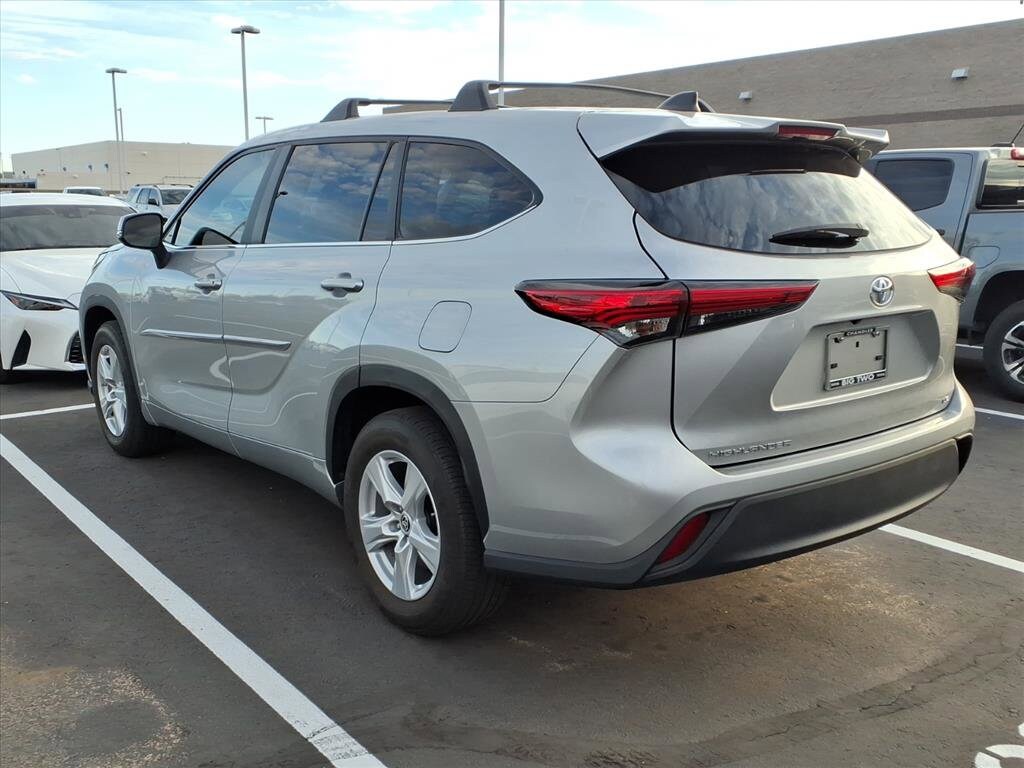 2023 Toyota Highlander Sport photo 4