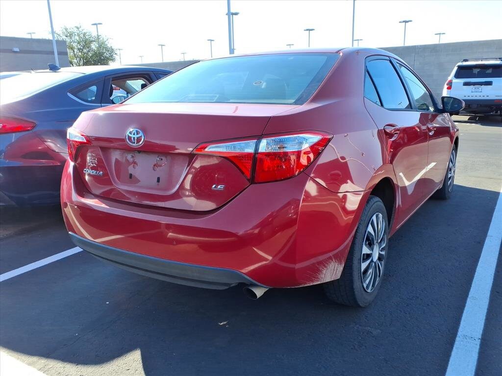 2016 Toyota Corolla LE photo 3