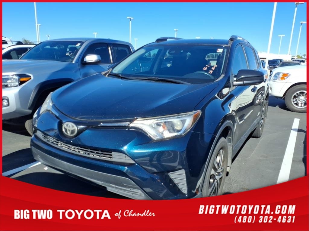 2017 Toyota RAV4 LE's photo