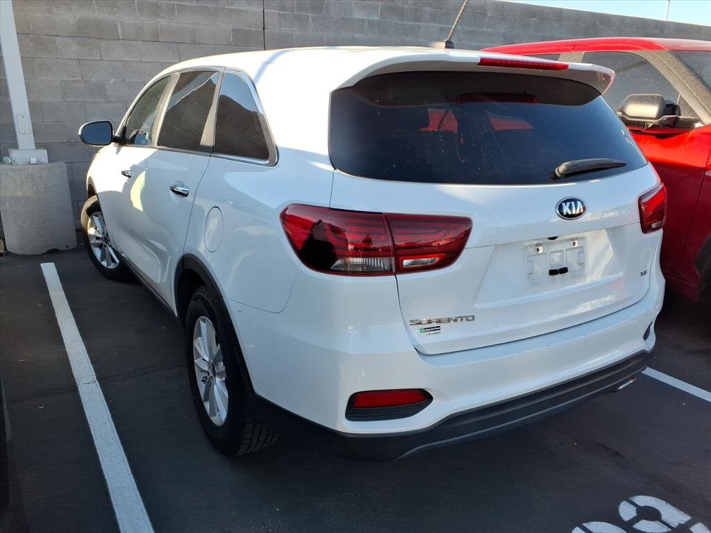 2020 Kia Sorento LX photo 3