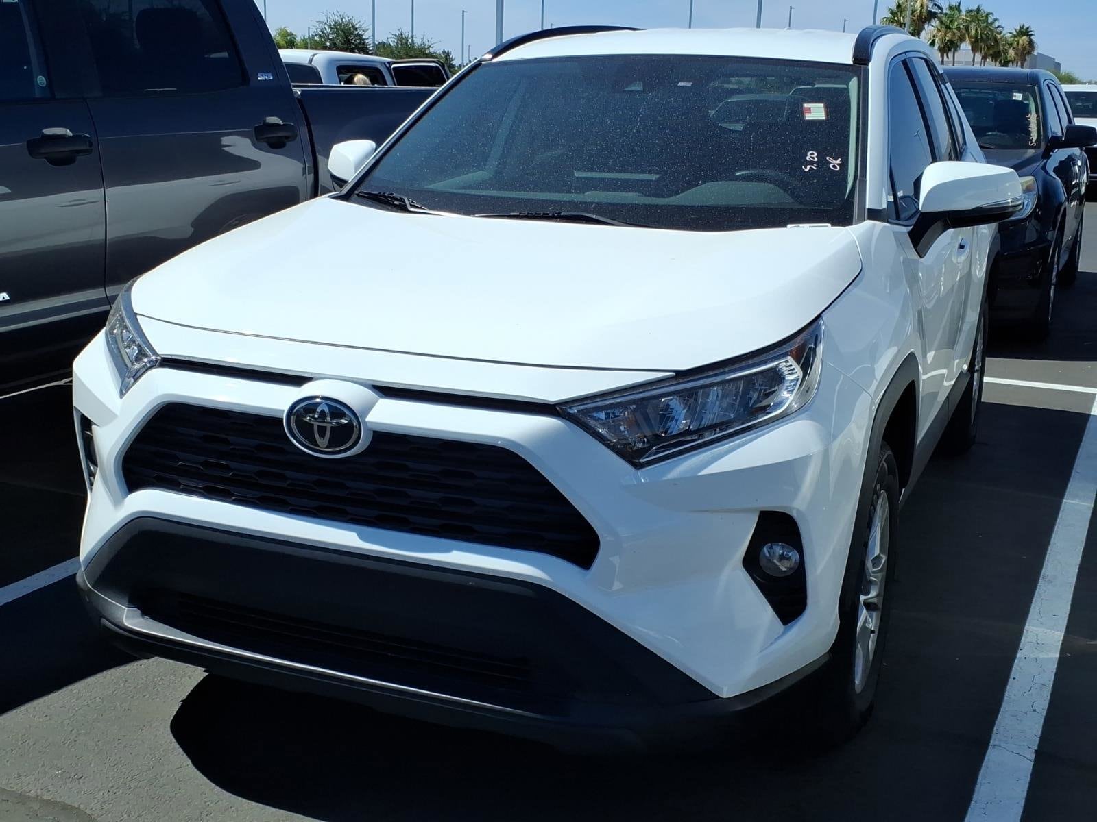 2020 Toyota RAV4 XLE FWD's photo