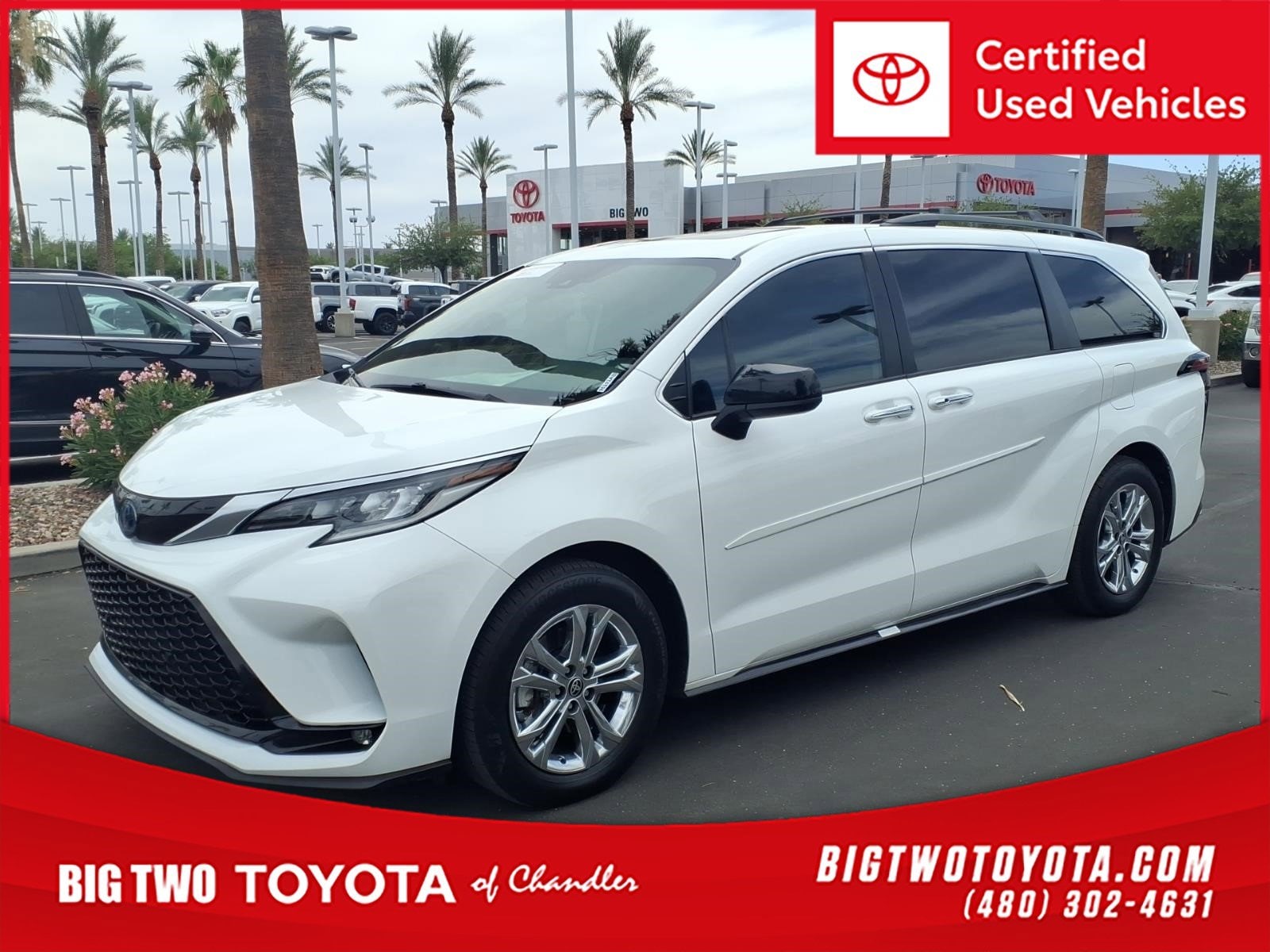 2022 Toyota Sienna XSE 7-Passenger Hybrid AWD's photo