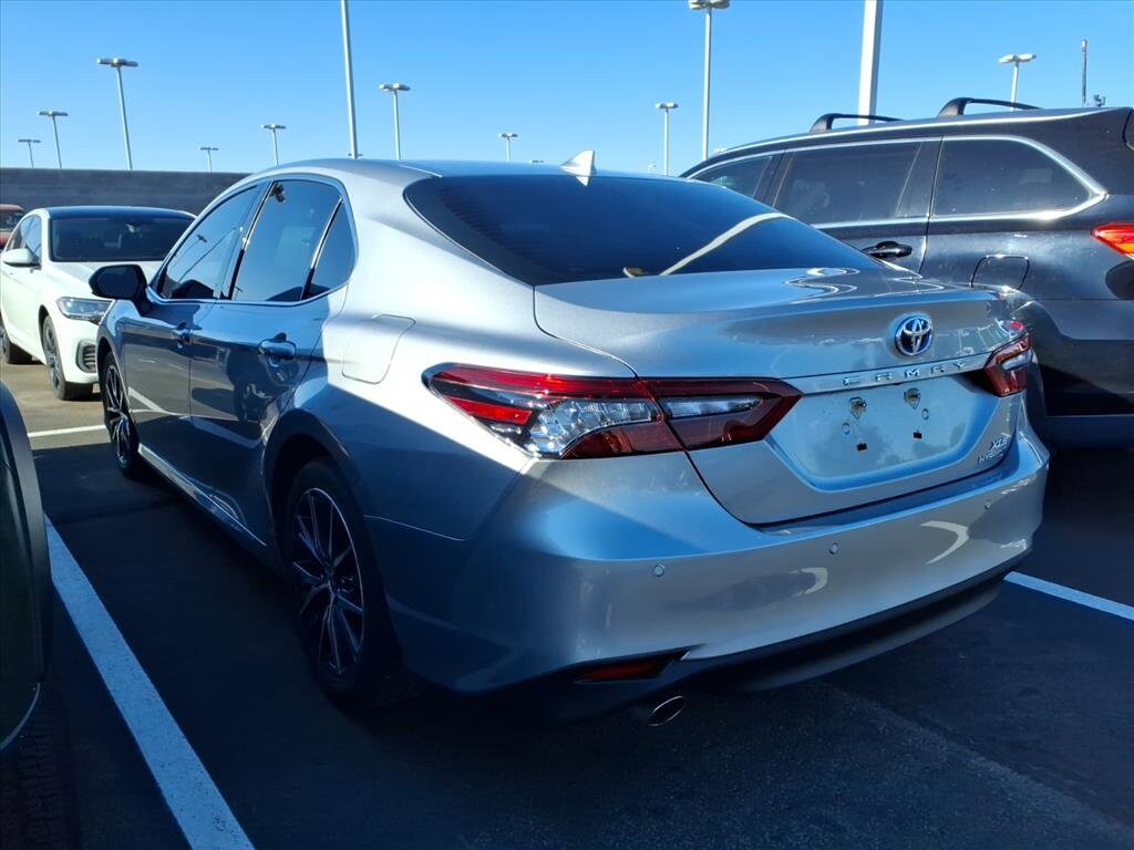 2021 Toyota Camry Hybrid XLE photo 4