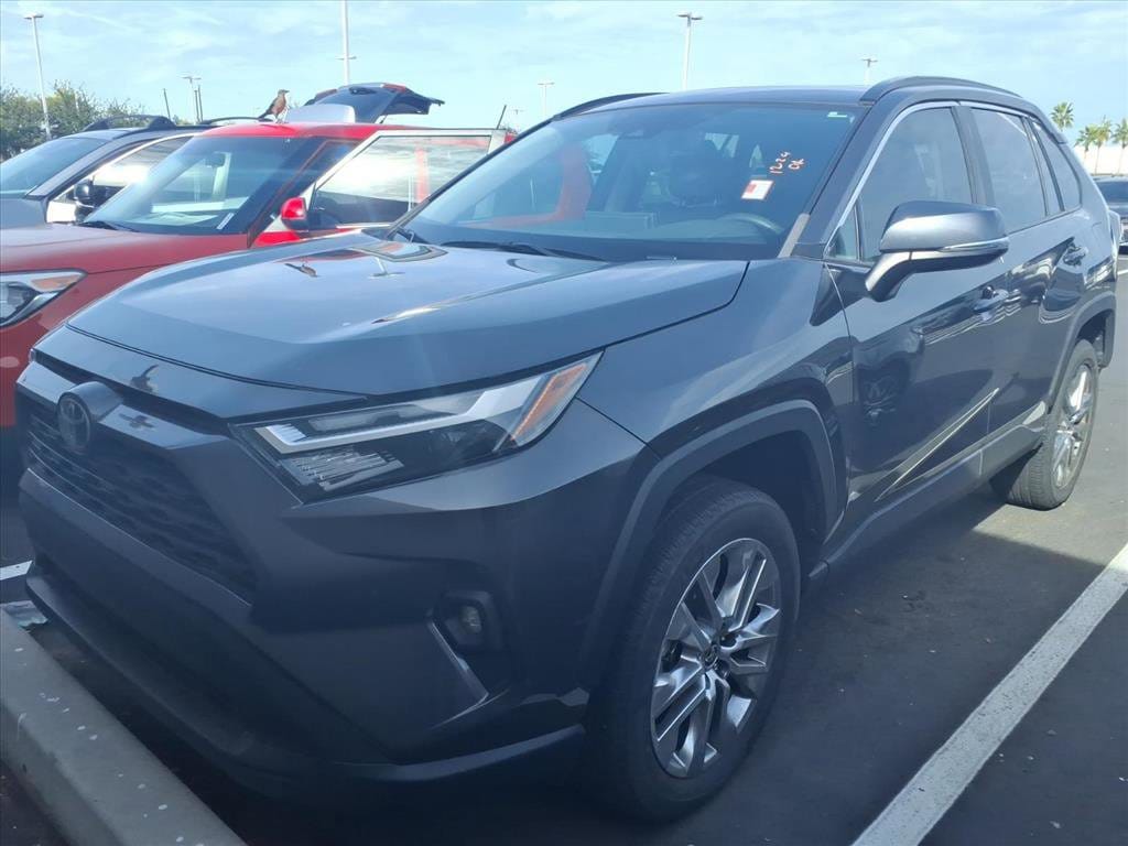 2023 Toyota RAV4 XLE Premium's photo