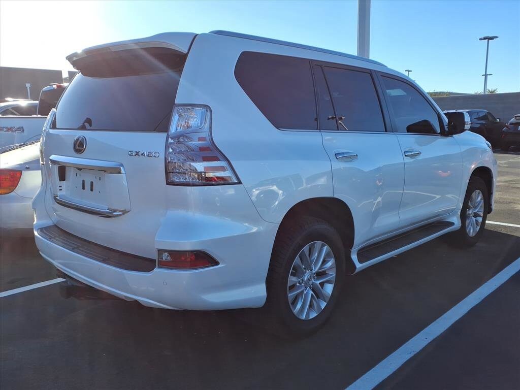 2023 Lexus GX 460 photo 2