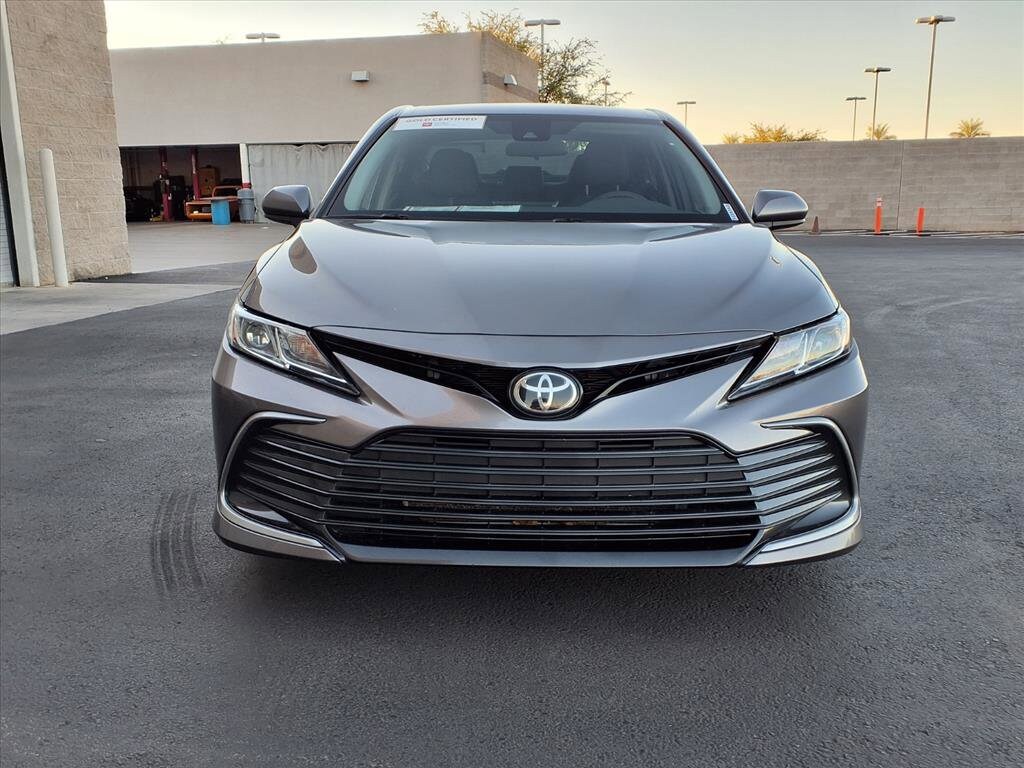 2021 Toyota Camry LE photo 2