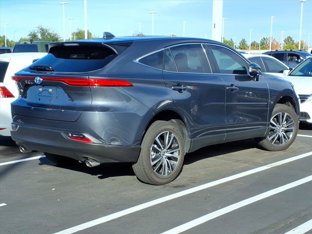 2023 Toyota Venza LE photo 4