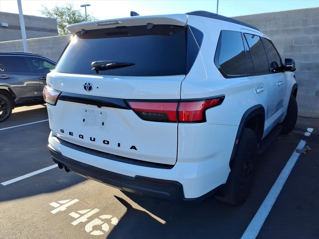 2023 Toyota Sequoia SR5 photo 2