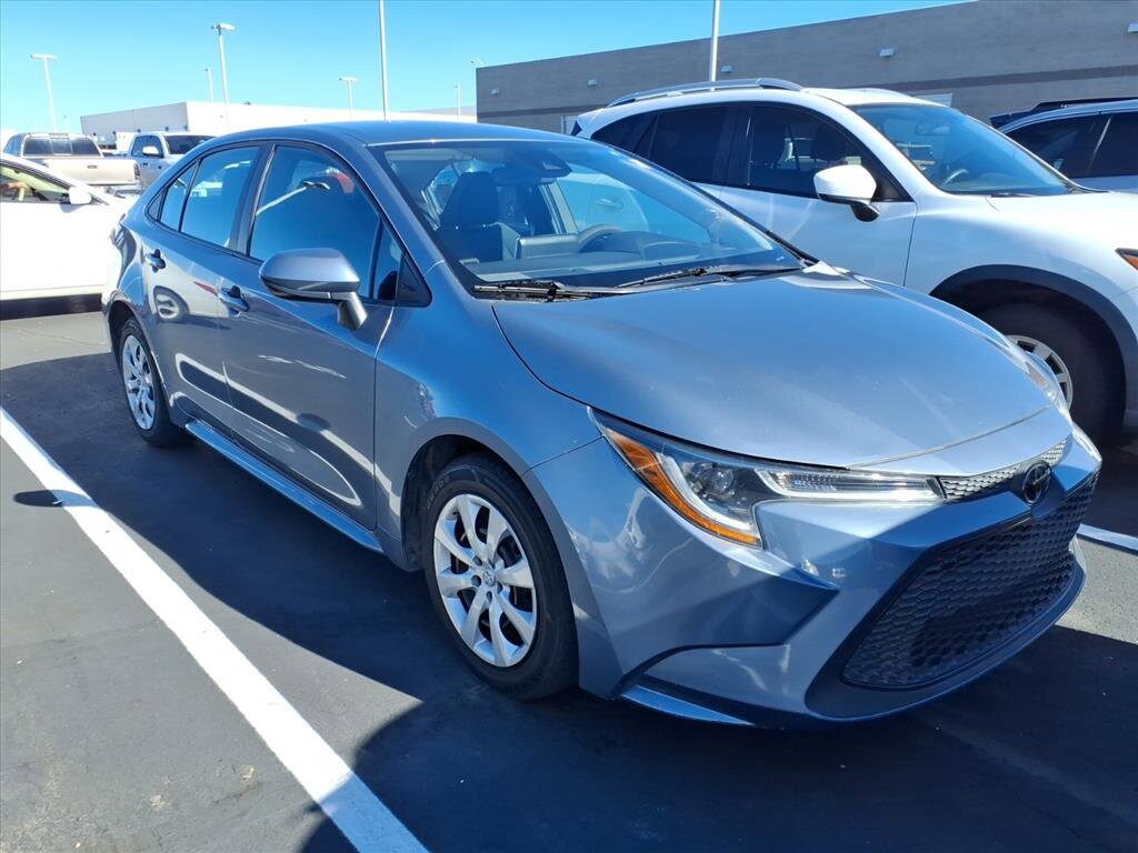 2021 Toyota Corolla LE photo 2