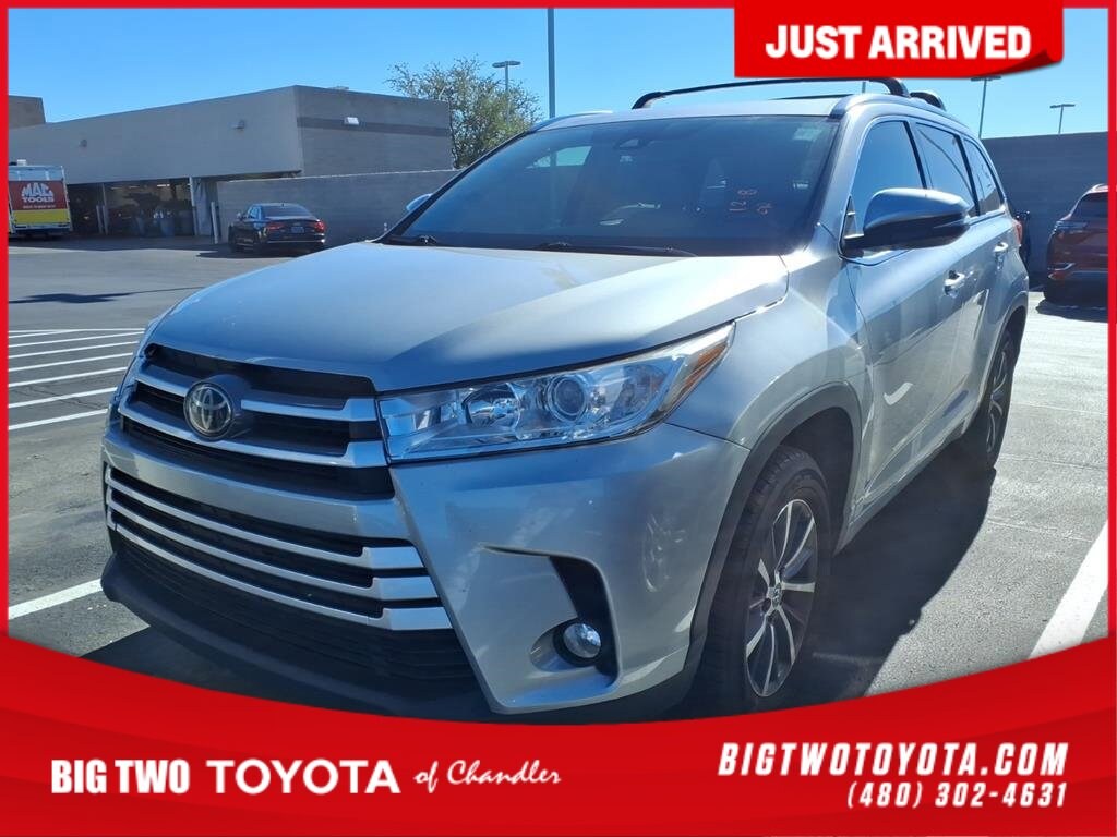Used 2017 Toyota Highlander XLE V6 Sport Utility