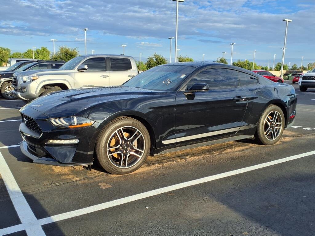 2022 Ford Mustang EcoBoost Premium photo 2