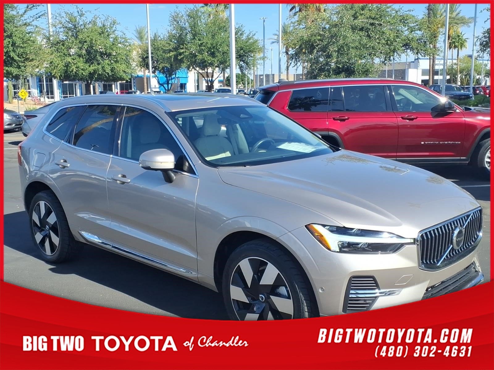 2023 Volvo XC60 T8 Ultimate Bright Theme AWD's photo