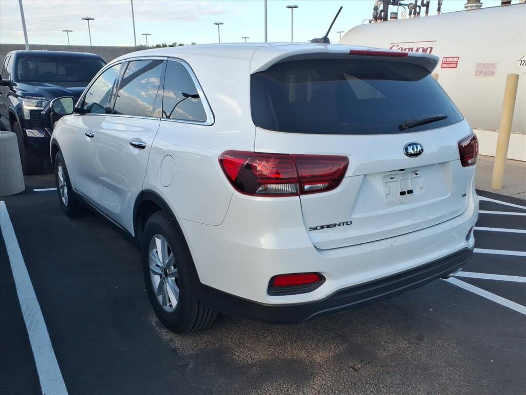 2019 Kia Sorento LX photo 3