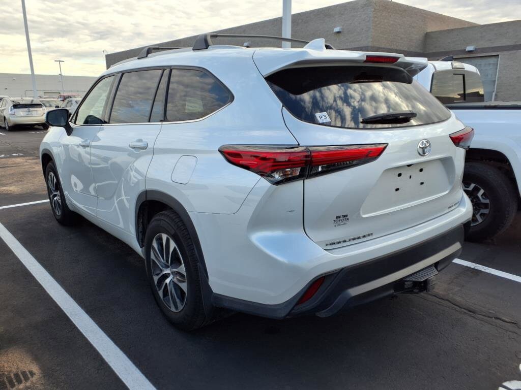 2022 Toyota Highlander XLE photo 4