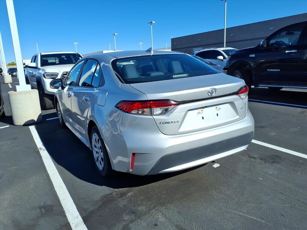 2020 Toyota Corolla LE photo 3