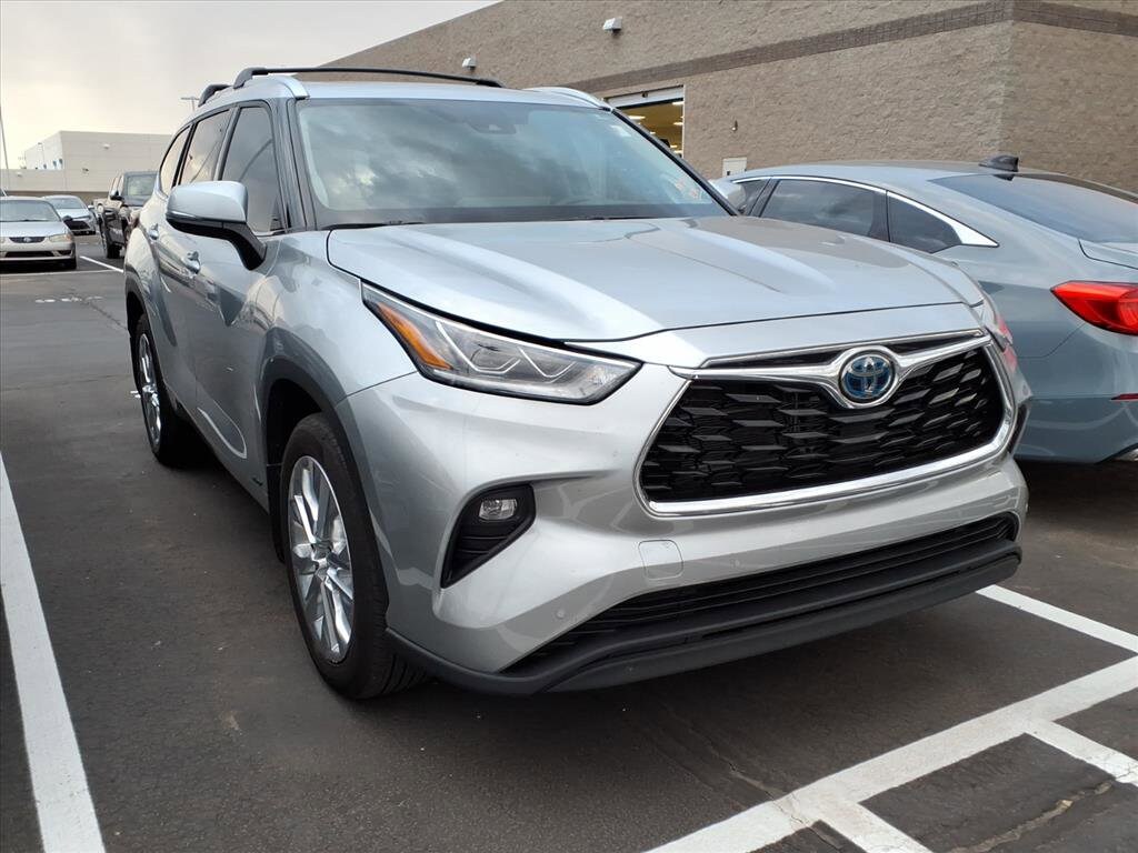 2023 Toyota Highlander Hybrid Limited photo 2