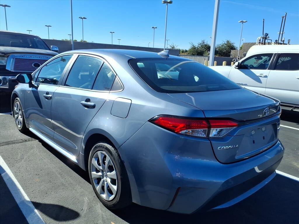 2021 Toyota Corolla LE photo 4
