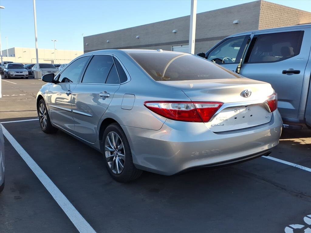 2017 Toyota Camry XLE XSE photo 3