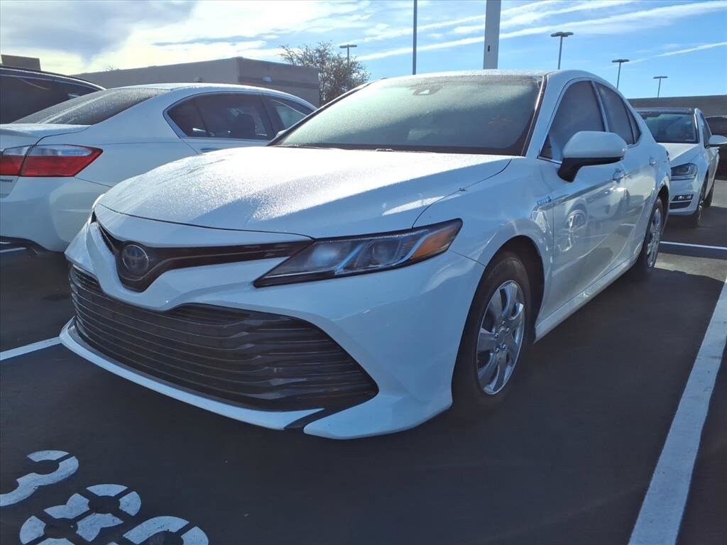 2020 Toyota Camry Hybrid LE photo 2
