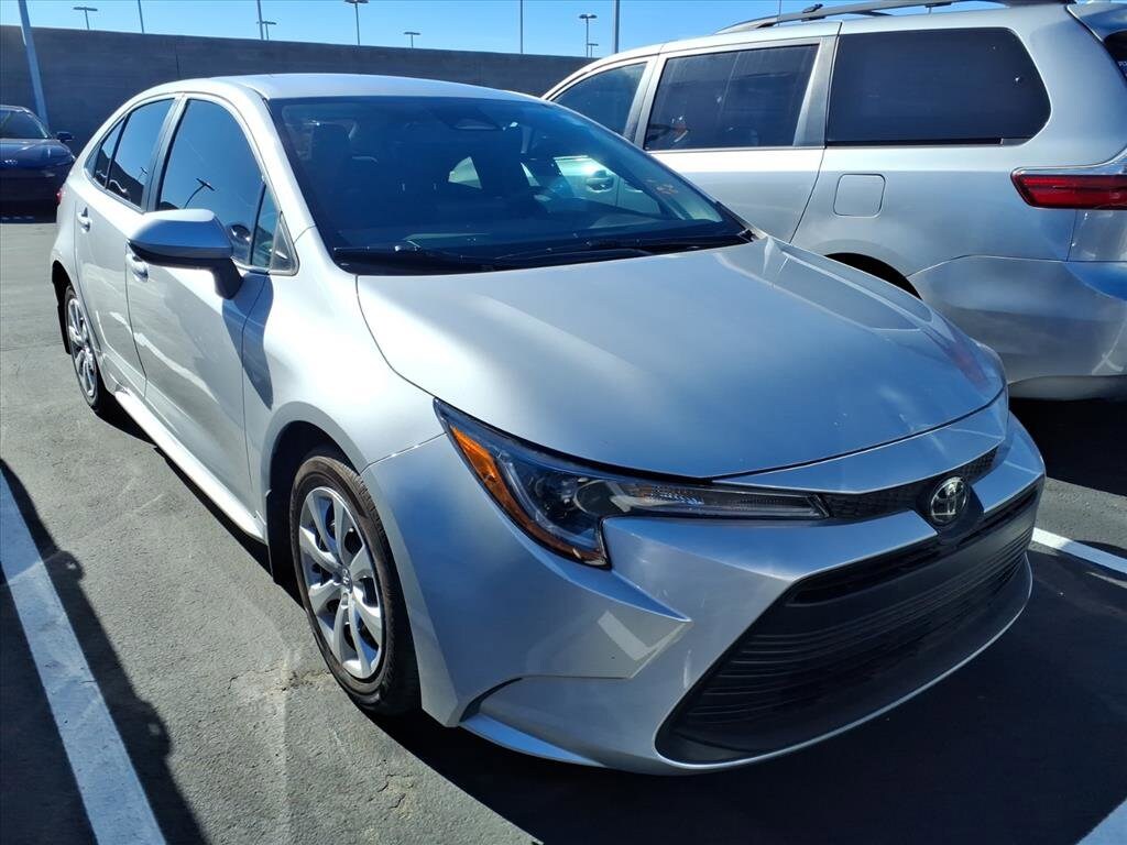 2024 Toyota Corolla LE photo 2