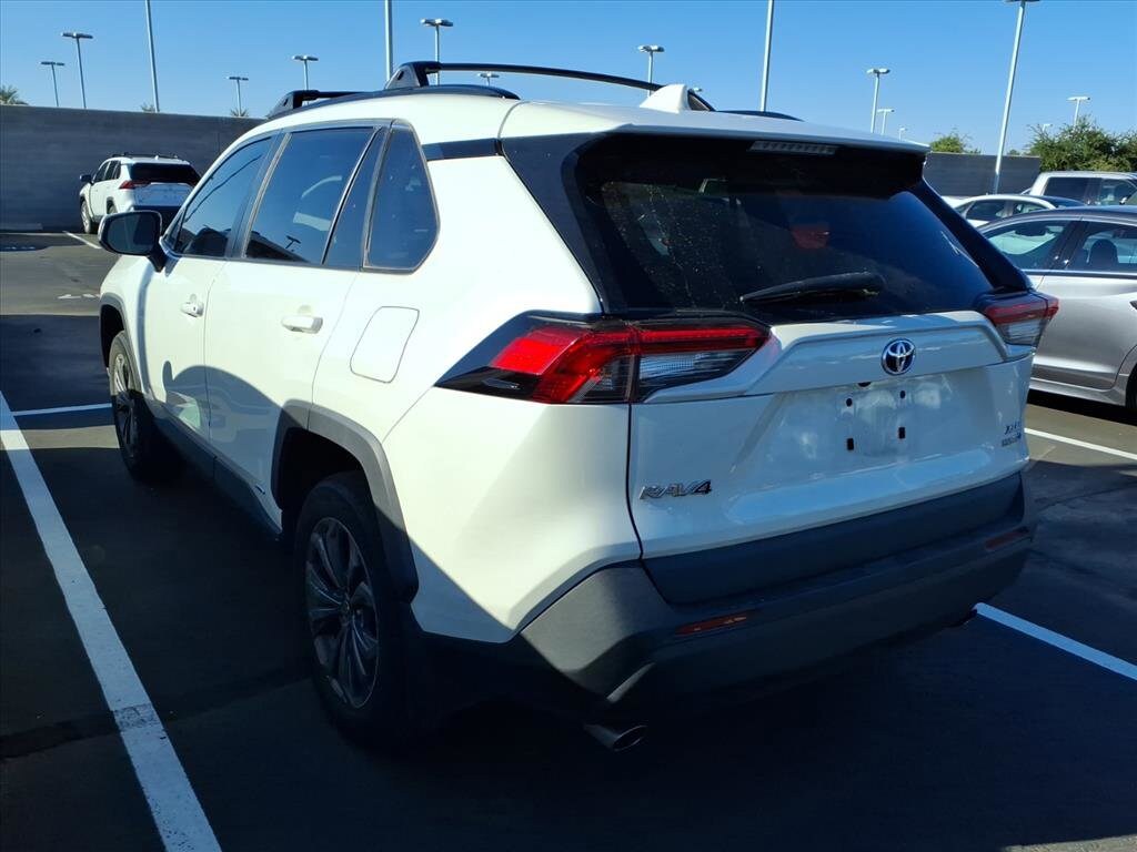 2022 Toyota RAV4 Hybrid XLE Premium photo 3