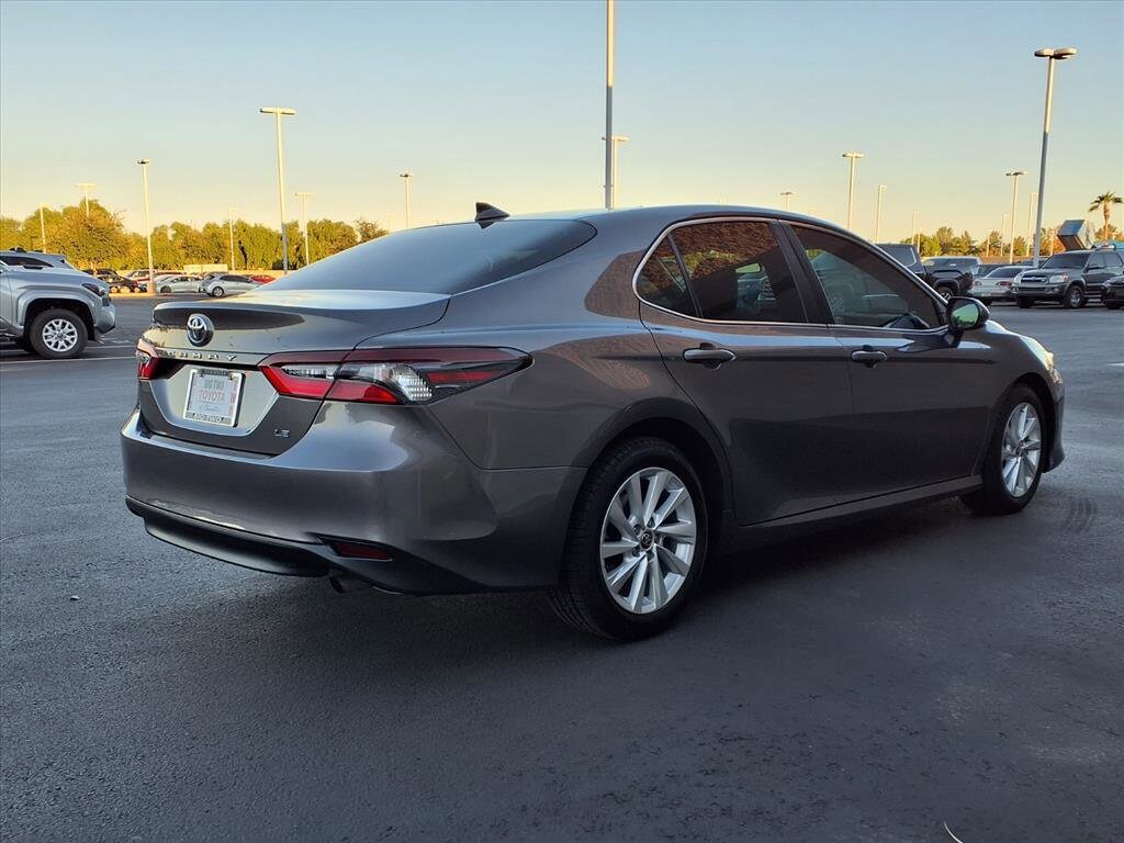 2021 Toyota Camry LE photo 4