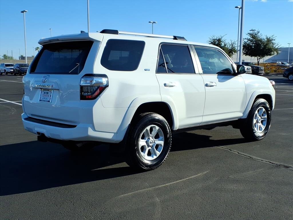 2023 Toyota 4Runner SR5 photo 3