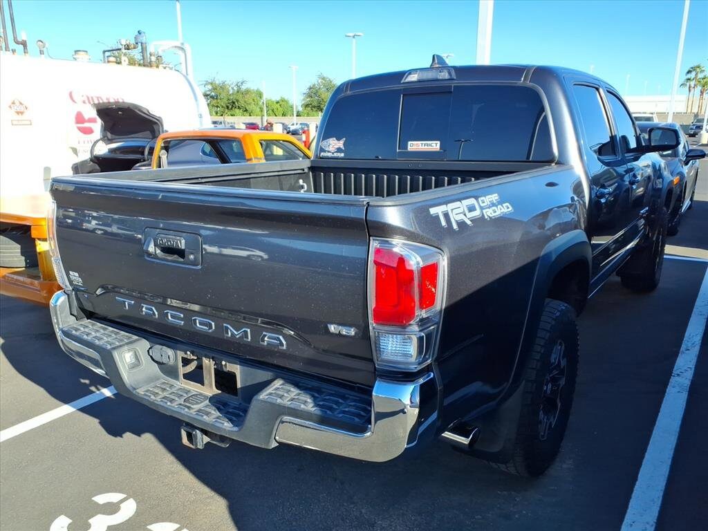 2022 Toyota Tacoma TRD Off-Road Double Cab photo 3