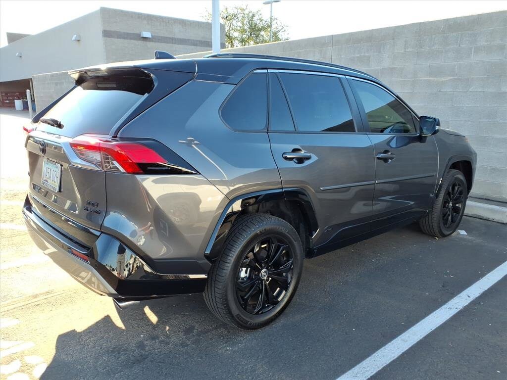 2024 Toyota RAV4 Hybrid XSE photo 3