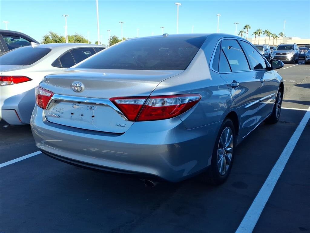 2017 Toyota Camry XLE XSE photo 4