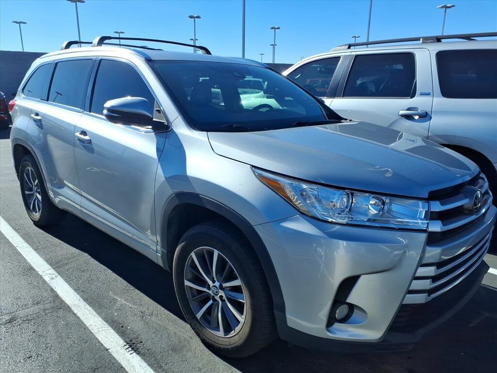 Used 2017 Toyota Highlander XLE V6 Sport Utility