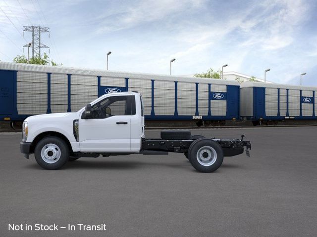 2026 Ford F-350 photo 3