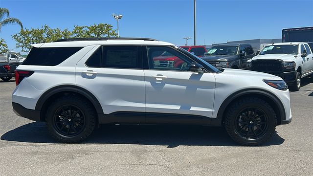 2026 Ford Explorer Tremor - Photo 2