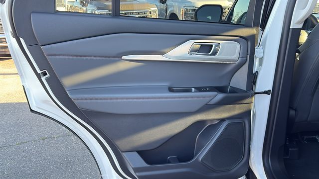 2026 Ford Explorer Active - Photo 13
