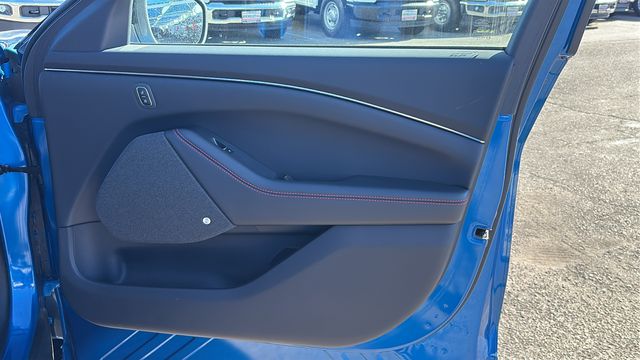 2025 Ford Mustang Mach-E Premium - Photo 10