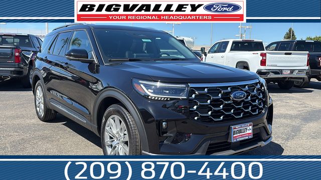 2026 Ford Explorer Platinum's photo