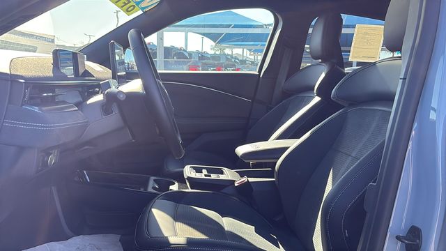 2025 Ford Mustang Mach-E GT - Photo 18