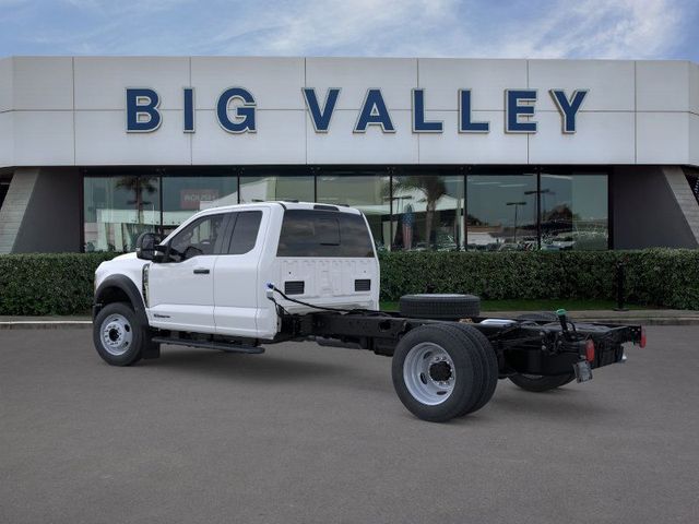 2026 Ford F-550 photo 4