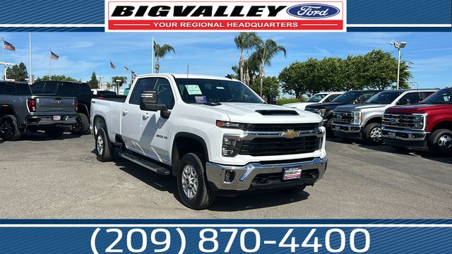 2025 Chevrolet Silverado HD LT 4WD Crew Cab Standard Box's photo