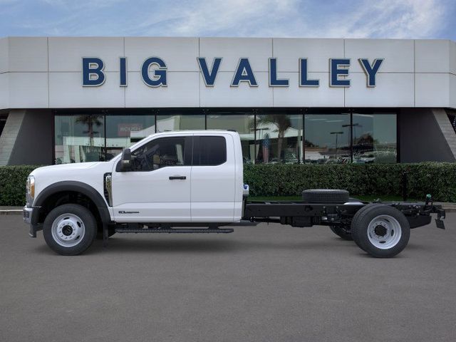 2026 Ford F-550 photo 3