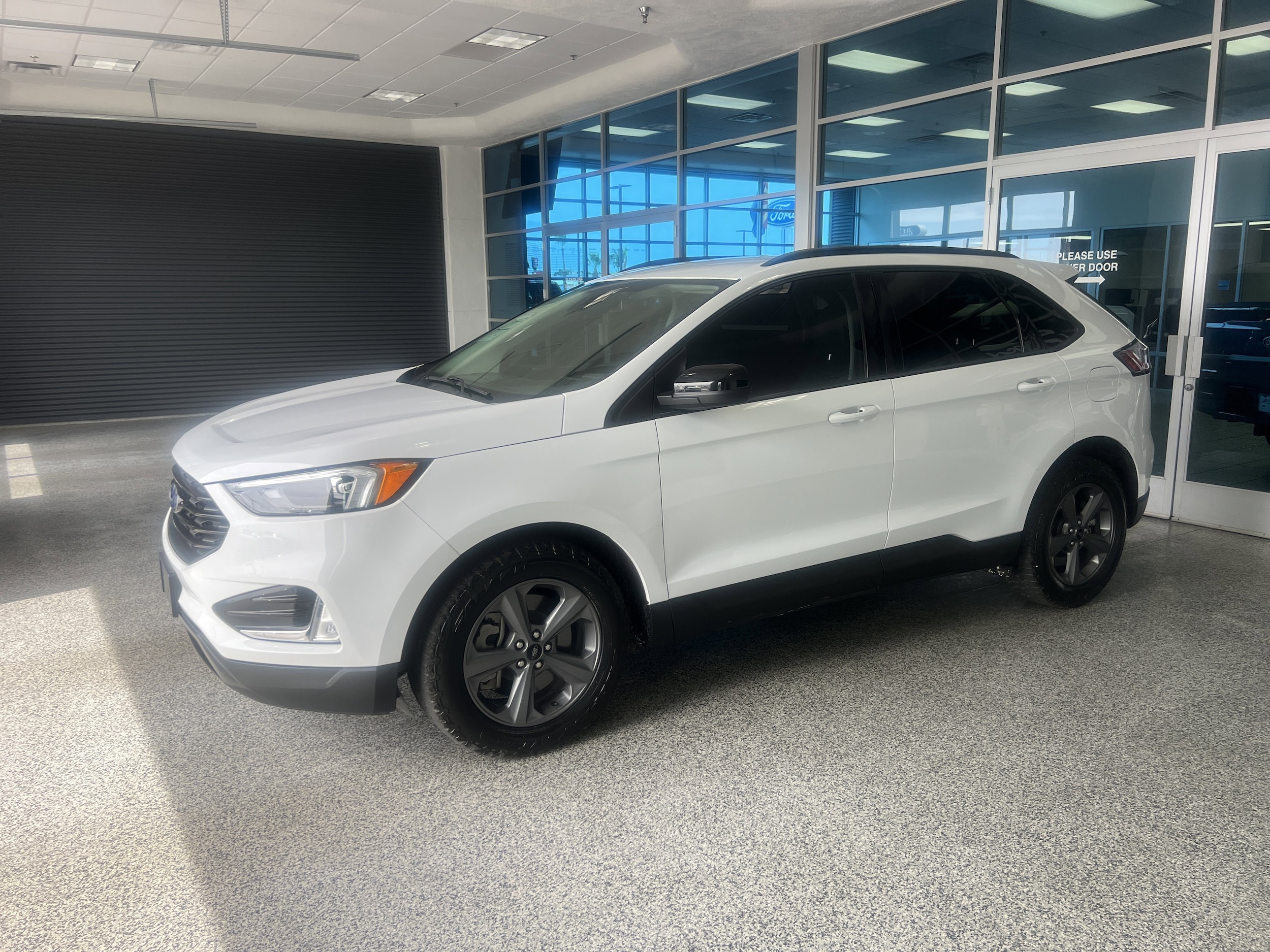 2023 Ford Edge SEL AWD's photo